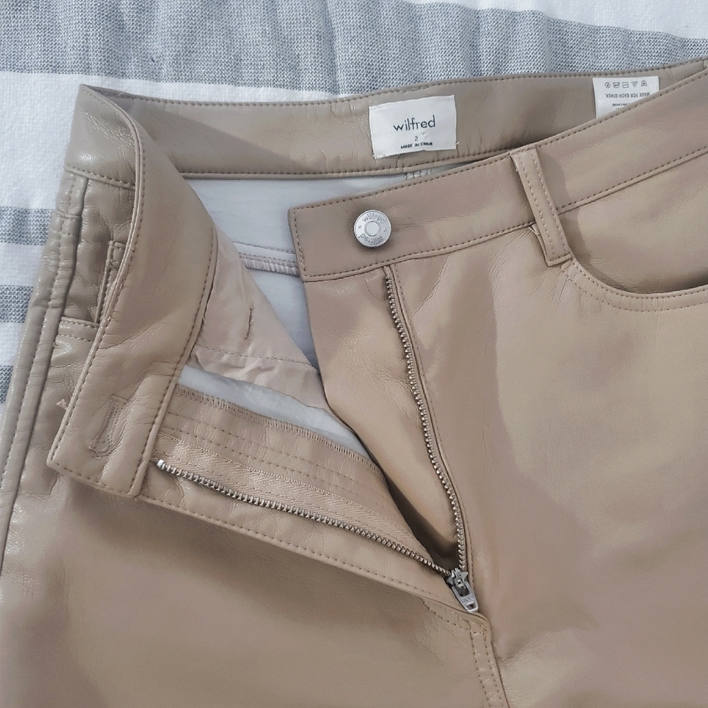 ARITZIA Wilfred New "Melina" Straight Fit Tan Vegan Leather Pants - Picture 9 of 16
